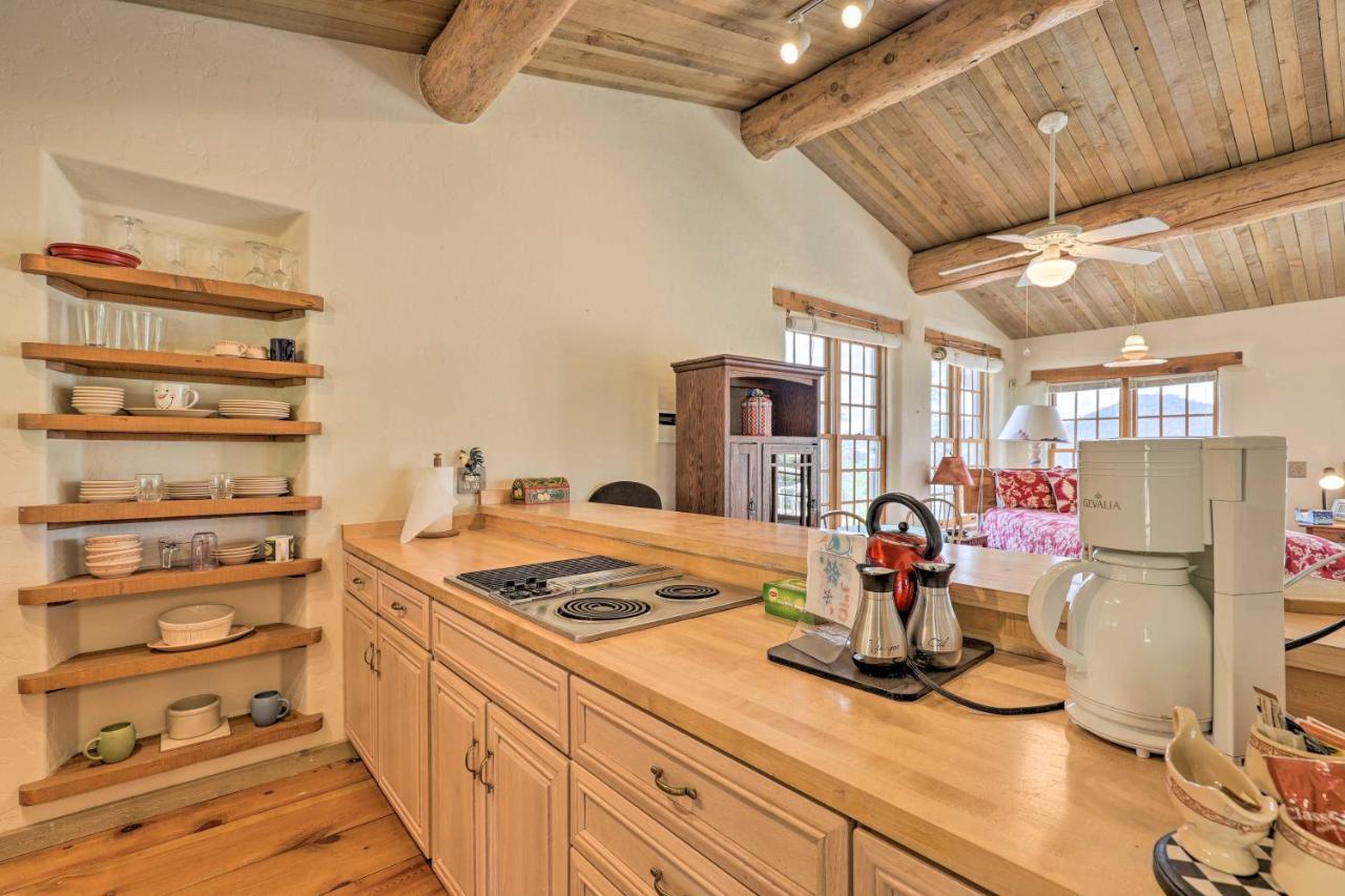 Bright Prescott Studio With Thumb Butte Views! 외부 사진